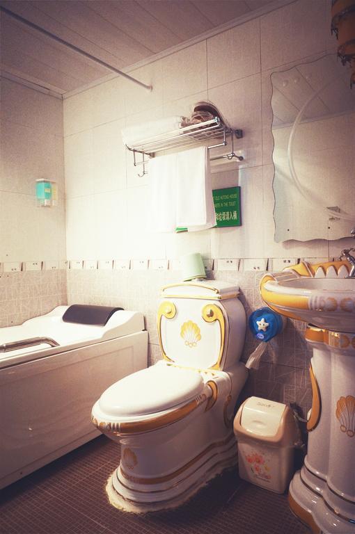 Templeside Deluxe Hutong Hotel Beijing Room photo