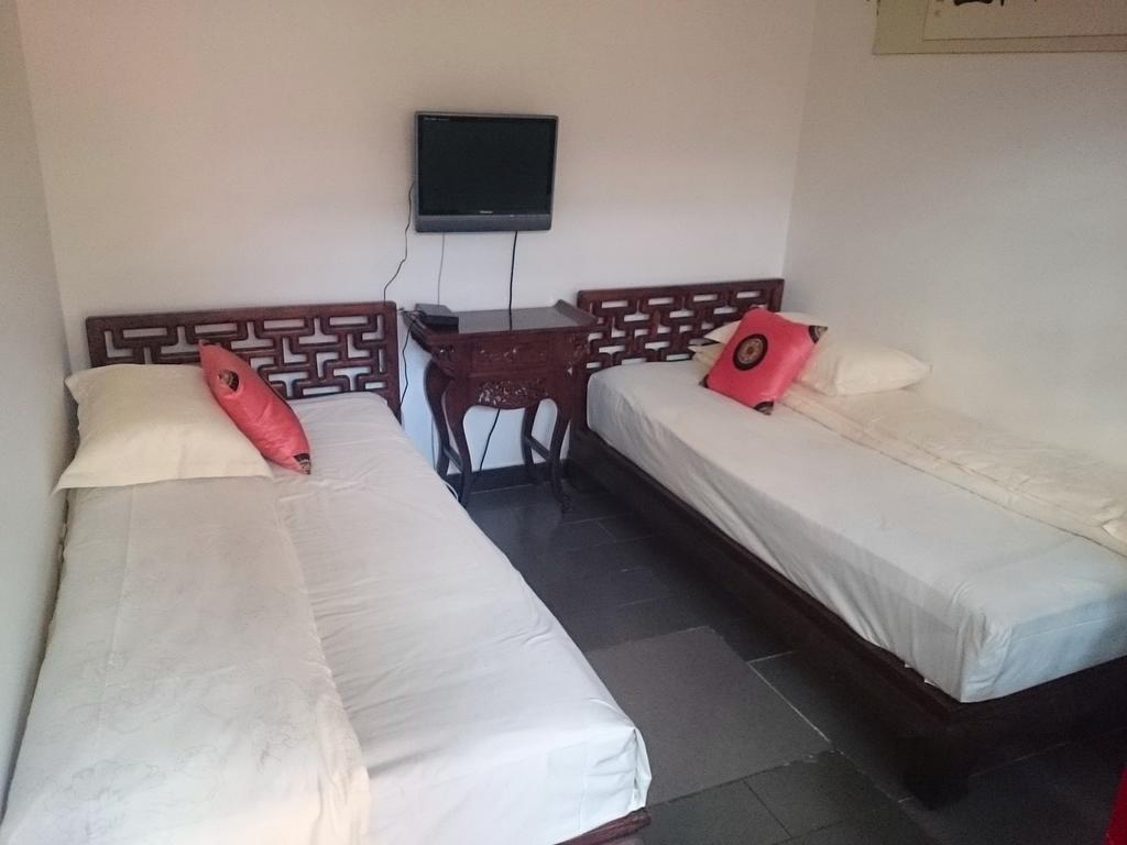 Templeside Deluxe Hutong Hotel Beijing Room photo