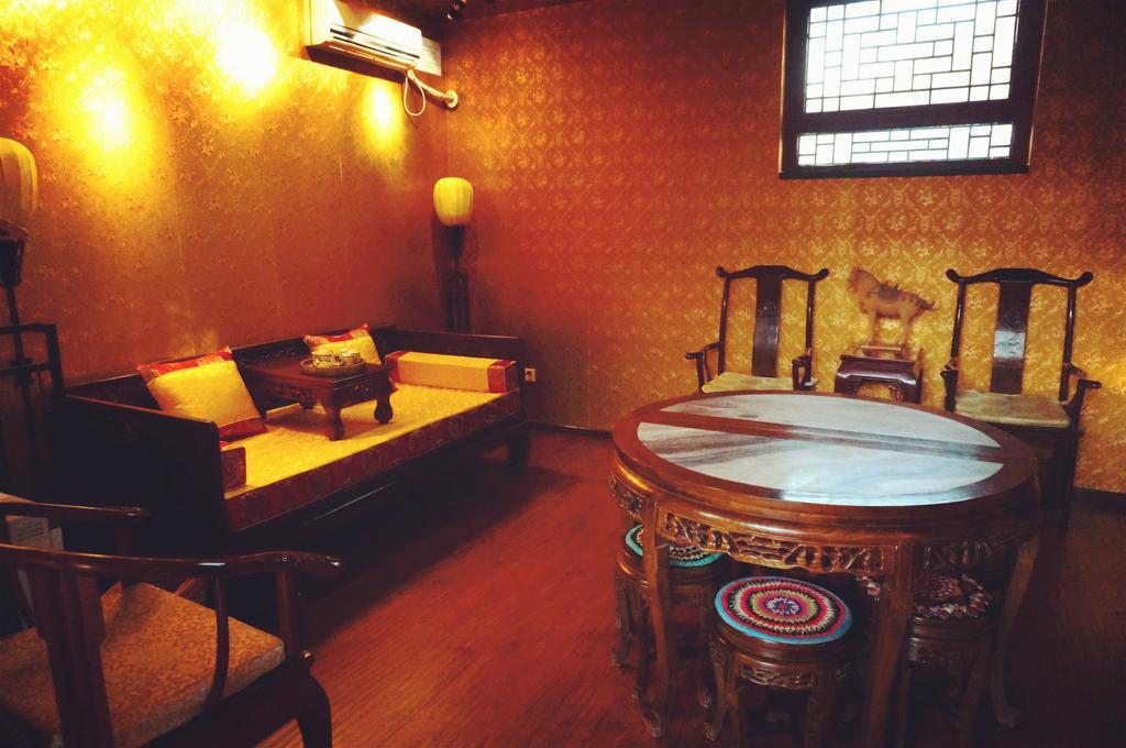 Templeside Deluxe Hutong Hotel Beijing Room photo