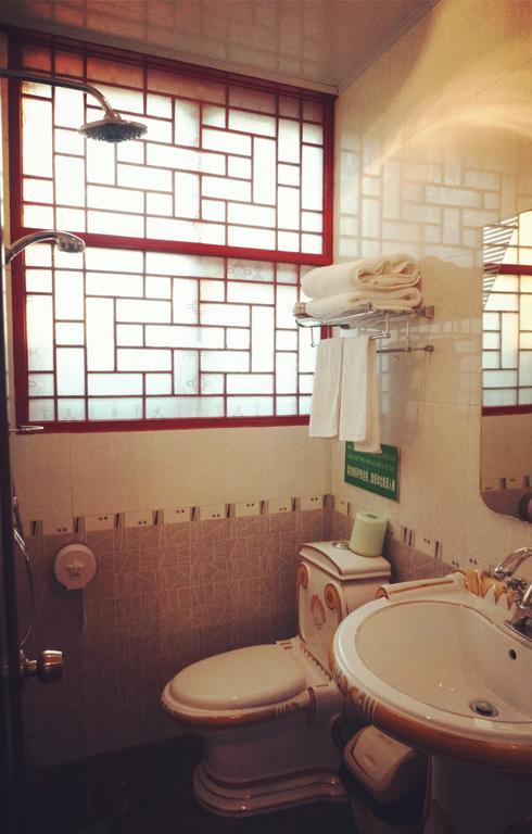 Templeside Deluxe Hutong Hotel Beijing Room photo